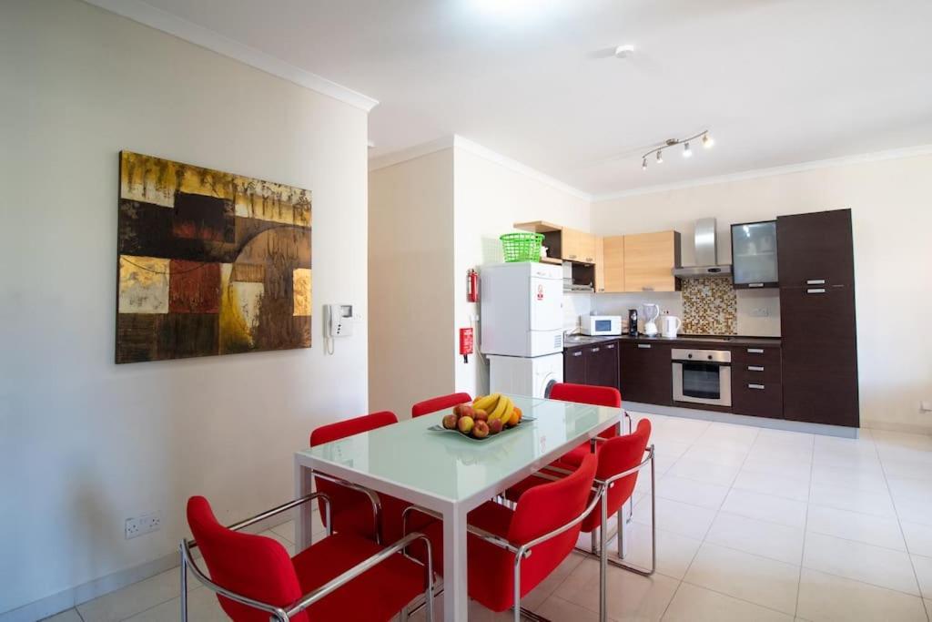 Modern Apt In The Heart Of Maltese Nightlife سانت جوليان المظهر الخارجي الصورة