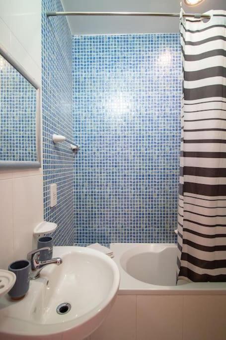 Modern Apt In The Heart Of Maltese Nightlife سانت جوليان المظهر الخارجي الصورة